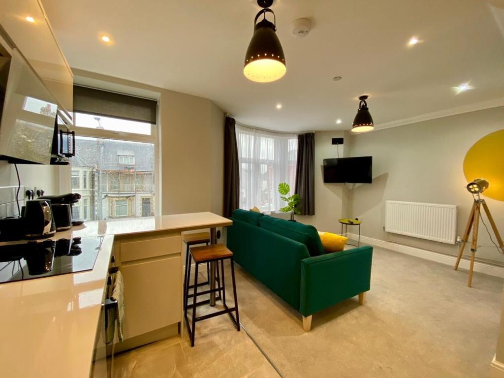 Stylish Modern Apartments Near Parks & Centre Cardiff Buitenkant foto
